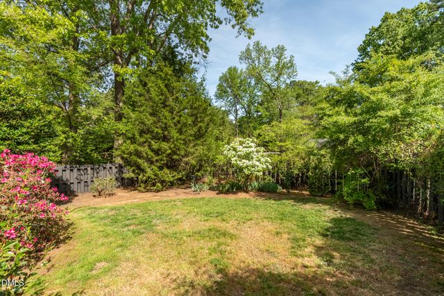 1902 White Plains Road, Chapel Hill, NC 27517