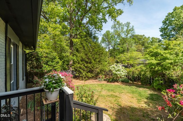 1902 White Plains Road, Chapel Hill, NC 27517