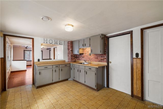 129 Woodell Avenue Upper, Cheektowaga, NY 14211