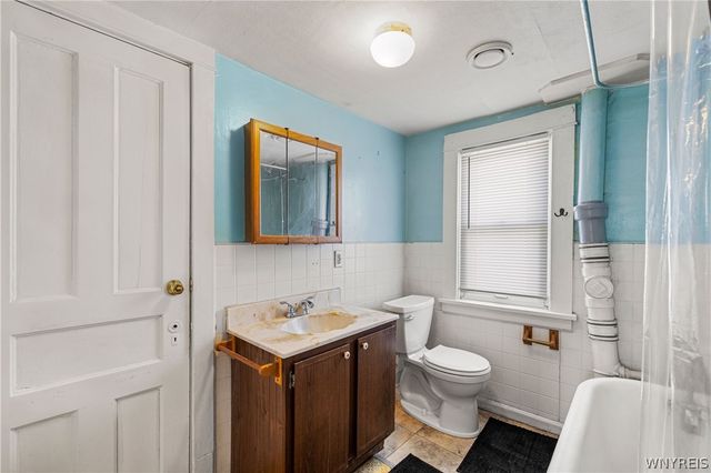 129 Woodell Avenue Upper, Cheektowaga, NY 14211