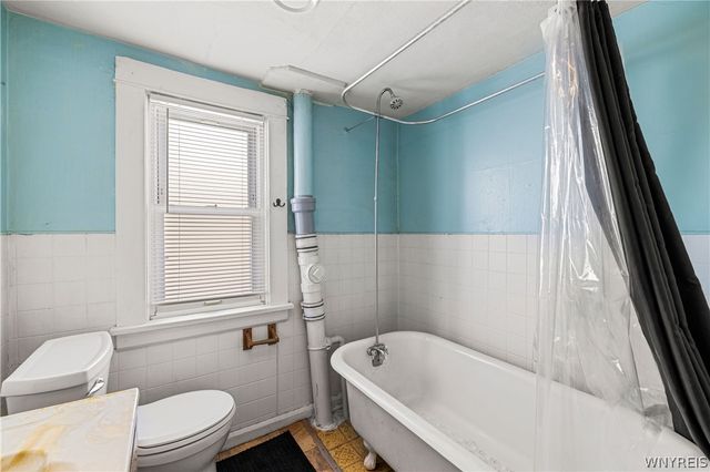 129 Woodell Avenue Upper, Cheektowaga, NY 14211