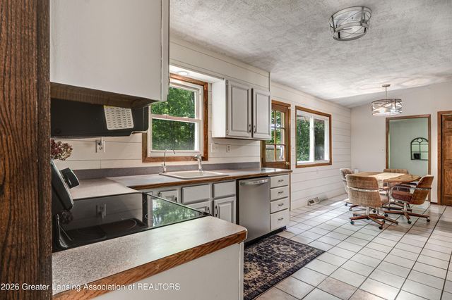 3216 Smithville Road, Eaton Rapids, MI 48827
