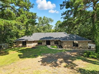 8152 S Lakeshore Drive, Shreveport, LA 71119