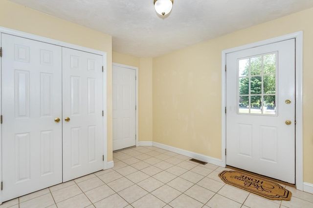 140 Grace Ln, Stoughton, MA 02021