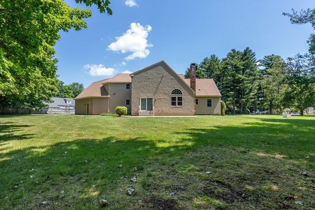 140 Grace Ln, Stoughton, MA 02021