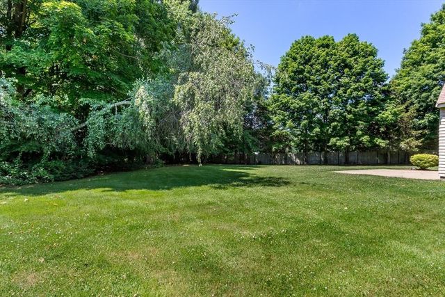 140 Grace Ln, Stoughton, MA 02021