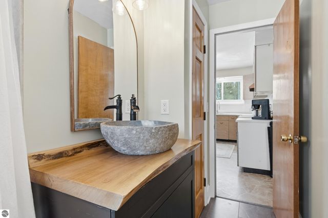 5075 Karlin Road, Interlochen, MI 49643