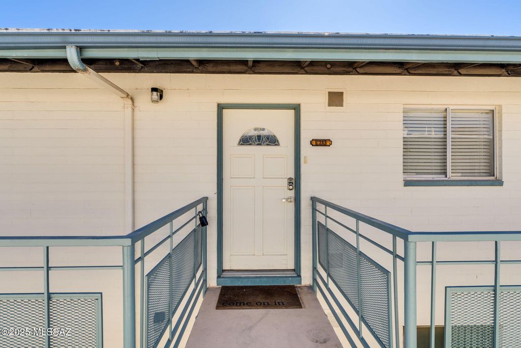 1447 S Jones Blvd Apt E213, Tucson, AZ 85713