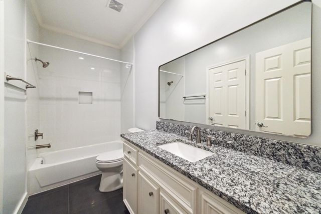 6835 Staffordshire Street, Houston, TX 77030