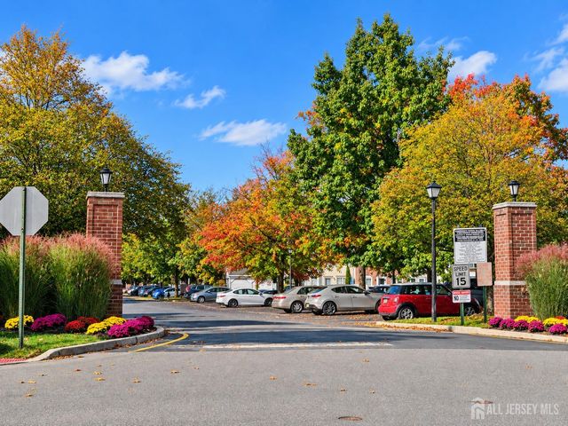323 Wimbeldon Court, North Brunswick, NJ 08902