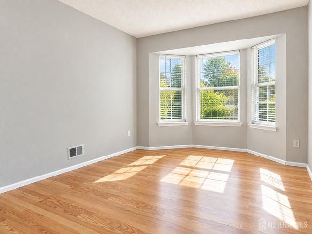 323 Wimbeldon Court, North Brunswick, NJ 08902