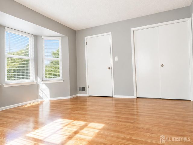 323 Wimbeldon Court, North Brunswick, NJ 08902