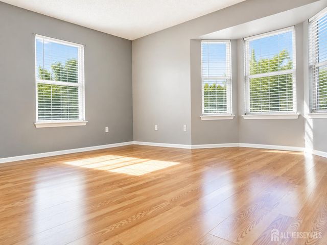 323 Wimbeldon Court, North Brunswick, NJ 08902