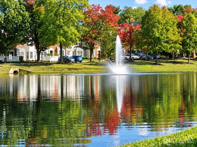323 Wimbeldon Court, North Brunswick, NJ 08902