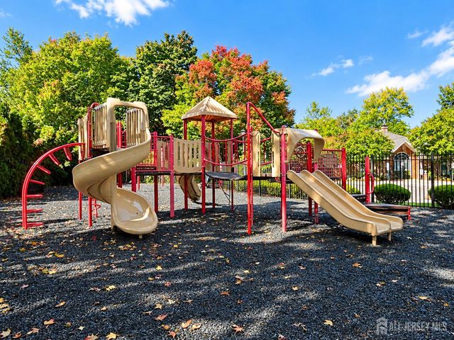 323 Wimbeldon Court, North Brunswick, NJ 08902