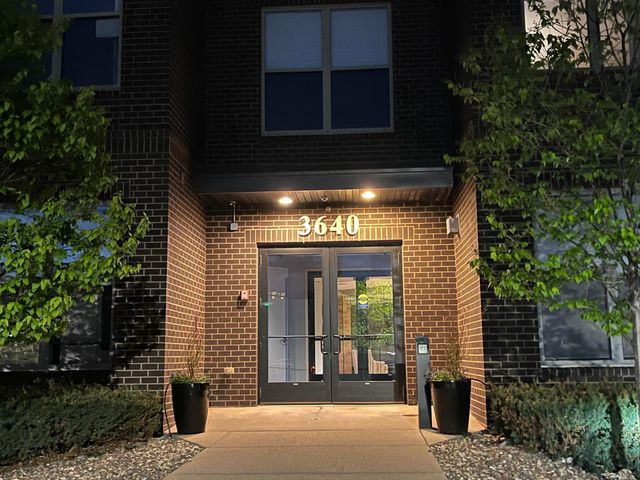 3640 Wooddale Avenue S 305, Saint Louis Park, MN 55416
