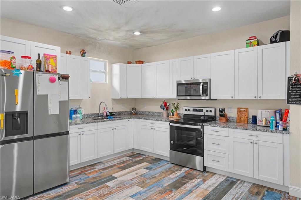 8006 Oakleaf CIR, LABELLE, FL 33935 — photo 2