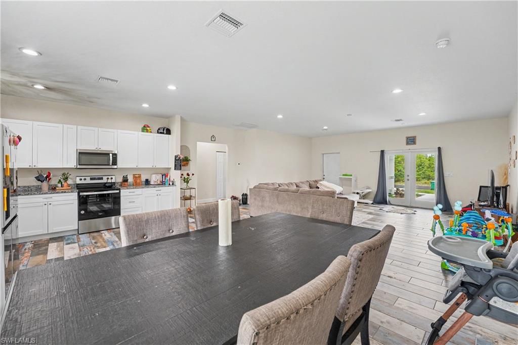 8006 Oakleaf CIR, LABELLE, FL 33935 — photo 3