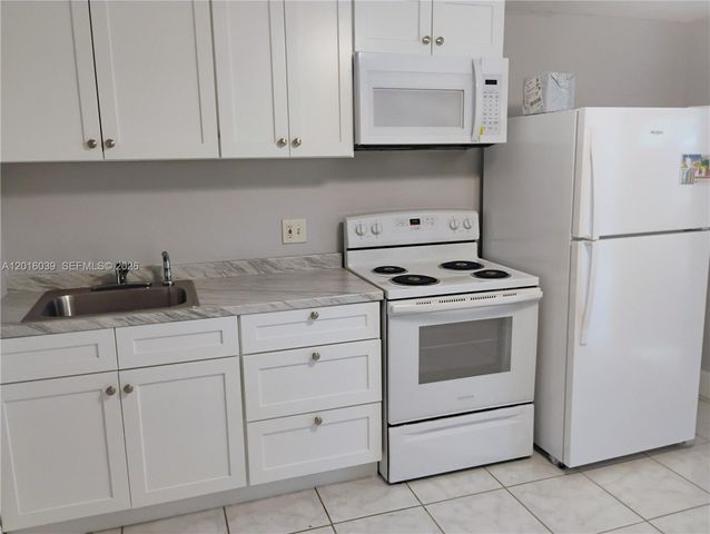 242 SE Park St 1-3, Dania Beach, FL 33004