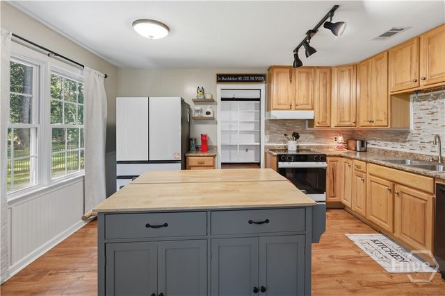 205 W 4th Street, Springfield, GA 31329