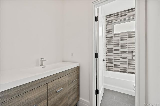 10 Memorial Park 101, Spring Valley, NY 10977