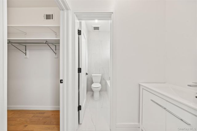 10 Memorial Park 101, Spring Valley, NY 10977