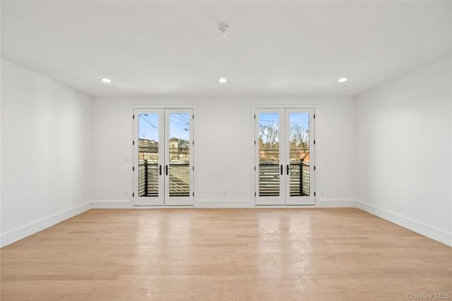 10 Memorial Park 101, Spring Valley, NY 10977