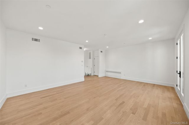 10 Memorial Park 101, Spring Valley, NY 10977