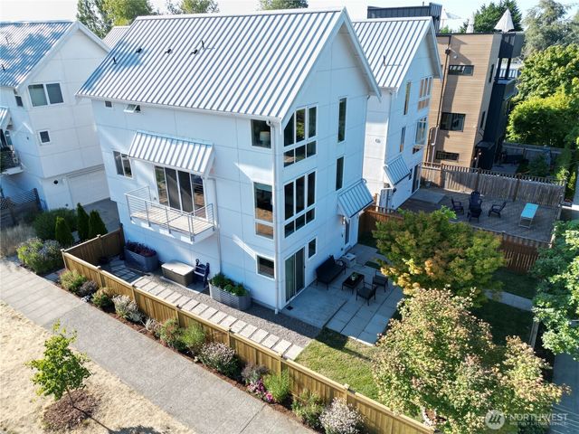 2775 59th Avenue SW, Seattle, WA 98116