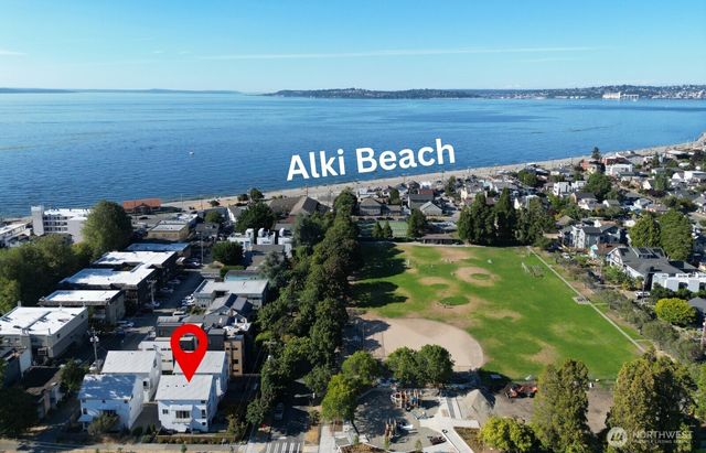2775 59th Avenue SW, Seattle, WA 98116