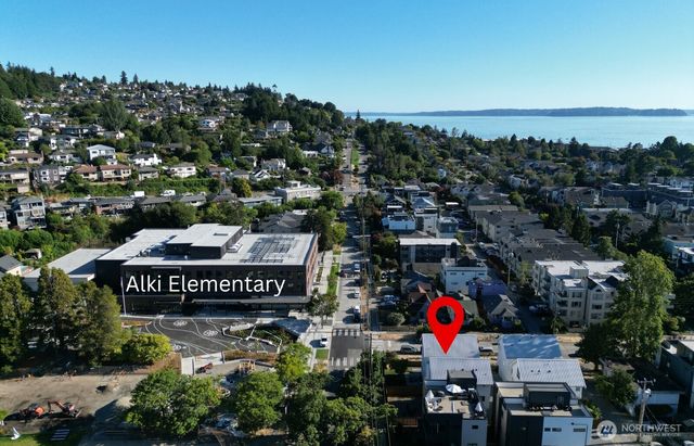 2775 59th Avenue SW, Seattle, WA 98116