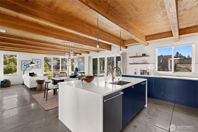 2775 59th Avenue SW, Seattle, WA 98116