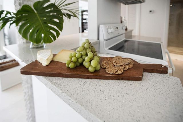 201 Jefferson Ave 2E, Miami Beach, FL 33139