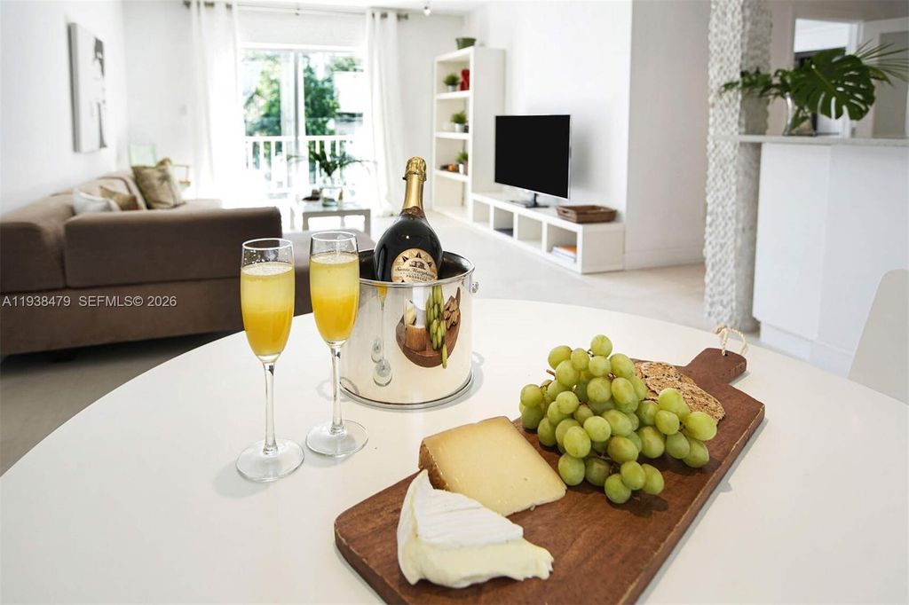 201 Jefferson Ave 2E, Miami Beach, FL 33139