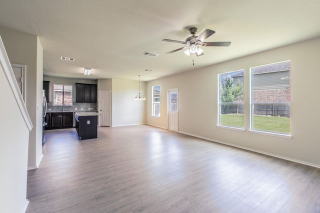 316 Pine Arbol, Buda, TX 78610