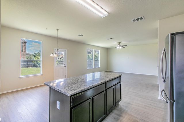 316 Pine Arbol, Buda, TX 78610