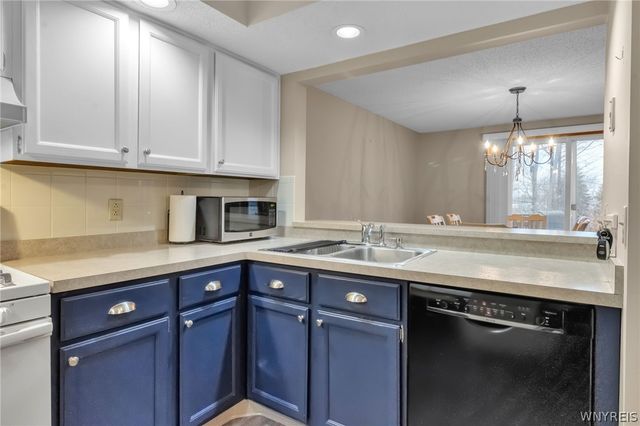 12 Northwood Drive, Lancaster, NY 14043