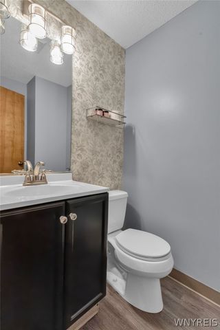 12 Northwood Drive, Lancaster, NY 14043