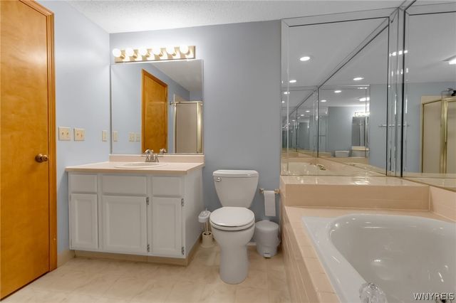 12 Northwood Drive, Lancaster, NY 14043