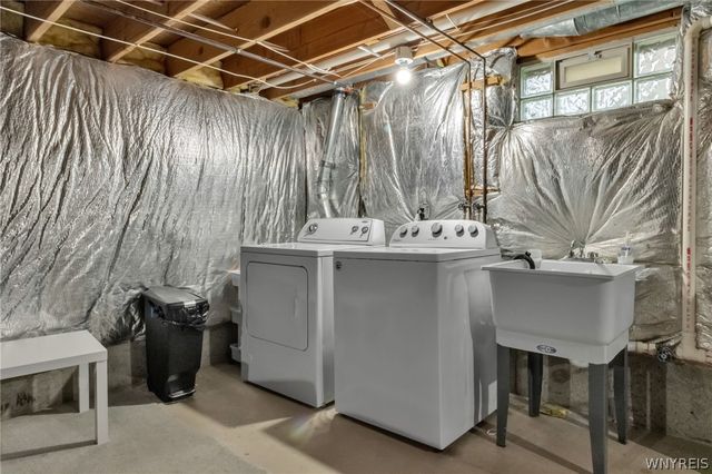 12 Northwood Drive, Lancaster, NY 14043