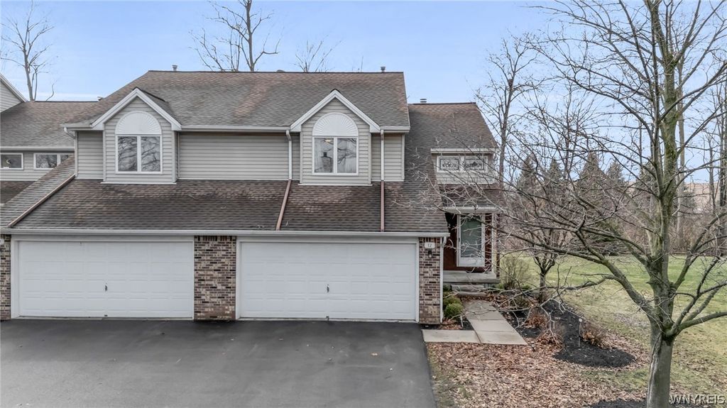 12 Northwood Drive, Lancaster, NY 14043