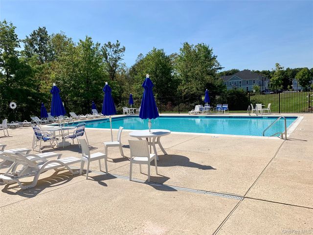 37 Meadow View Drive, Middletown, NY 10940