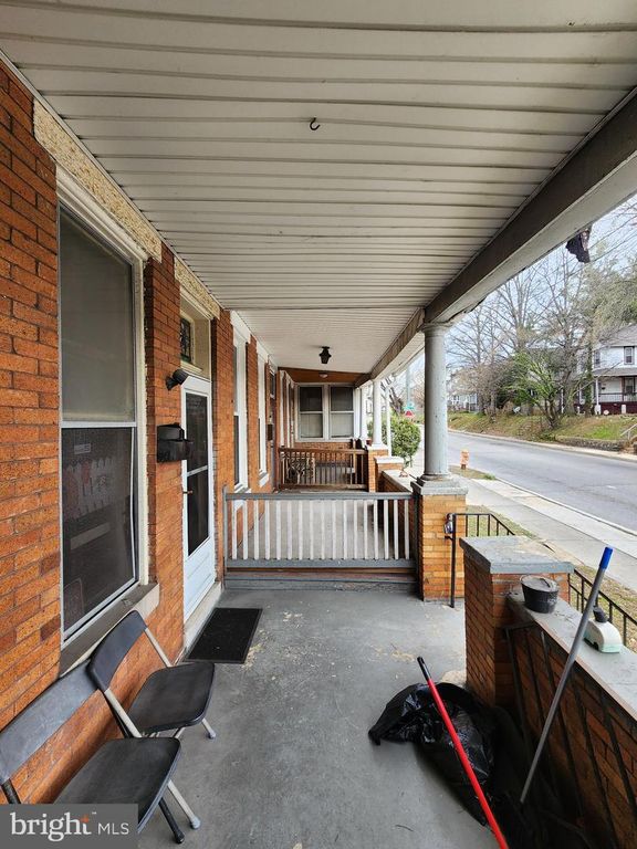 Image 8 of property listing at 3007 ERDMAN AVE, Baltimore, MD 21213