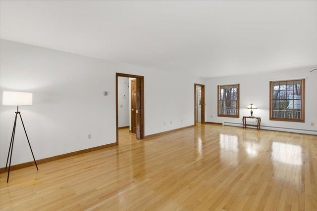 32 Cortland Lane, Bennington, VT 05201