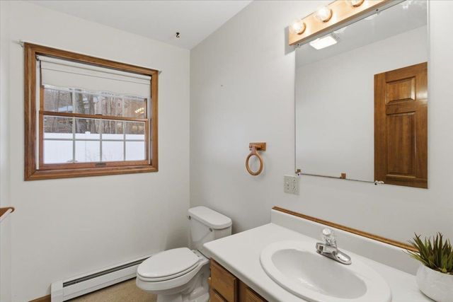 32 Cortland Lane, Bennington, VT 05201