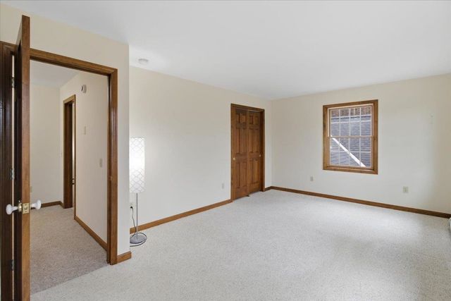 32 Cortland Lane, Bennington, VT 05201