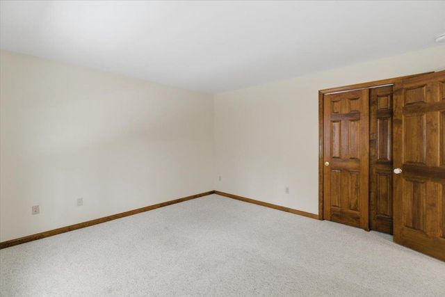 32 Cortland Lane, Bennington, VT 05201