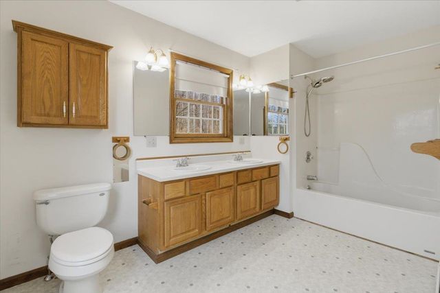 32 Cortland Lane, Bennington, VT 05201