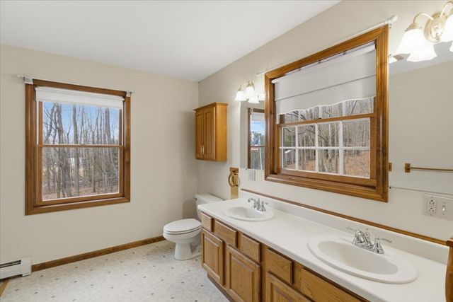 32 Cortland Lane, Bennington, VT 05201