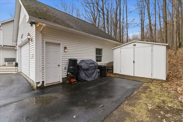 32 Cortland Lane, Bennington, VT 05201